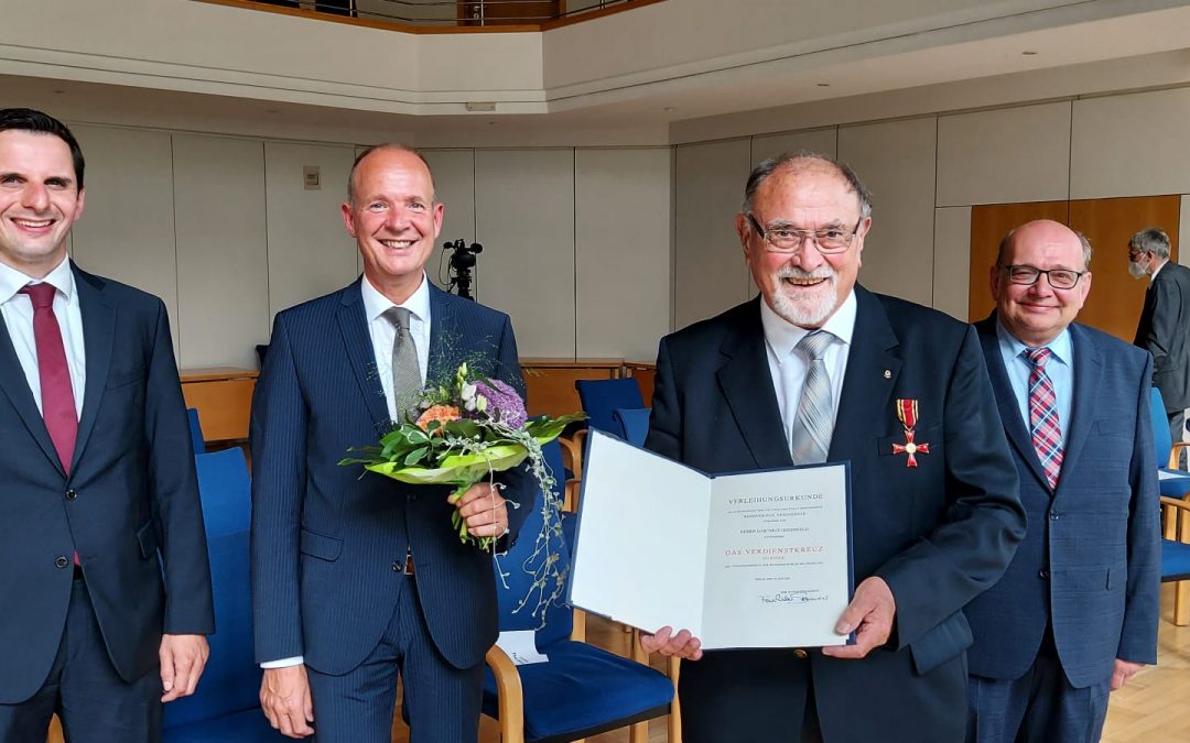 Bundesverdienstkreuz für Hartmut Hosenfeld